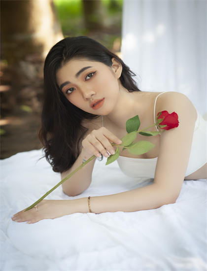 少女视频HD在线观看免费_中文字幕偷乱视频在线_红色假期黑色婚礼观看