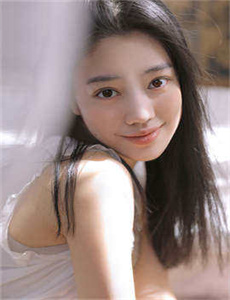那女孩是谁